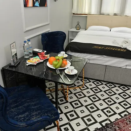 Central Luxury 39 *