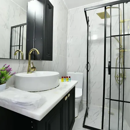 Central Luxury 39 Aparthotel *